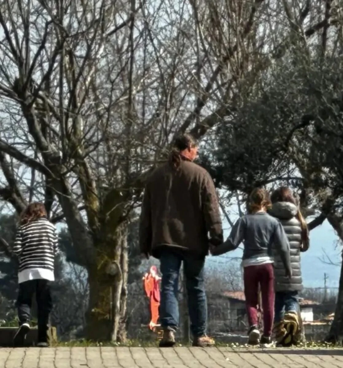 Famiglia nel bosco, foto legata alla vicenda