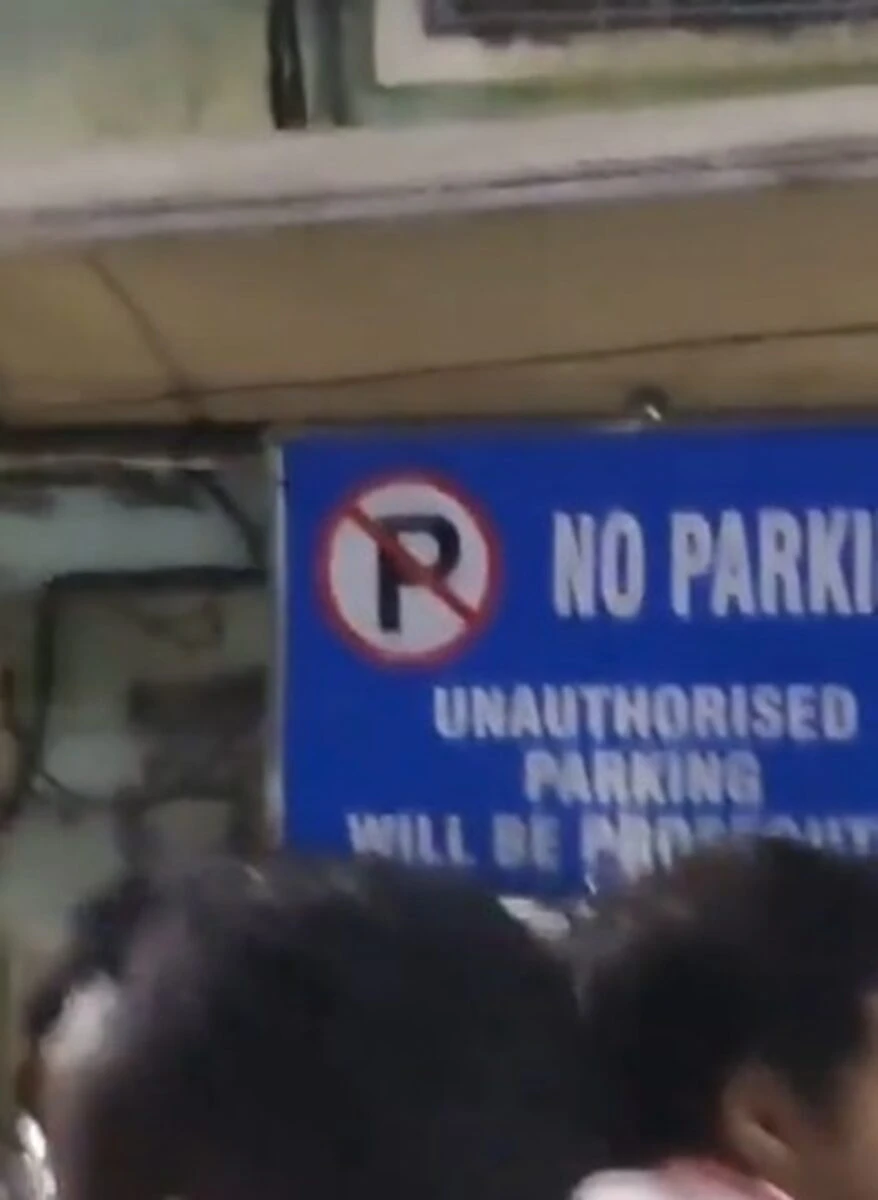 Soccorsi e operazioni di evacuazione dopo incendio in reparto ospedaliero