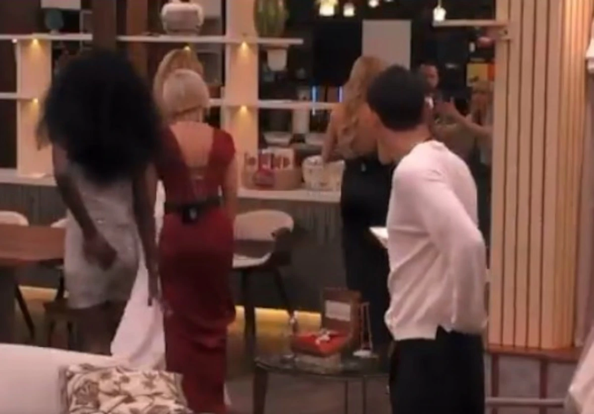 Grande Fratello Vip su Canale 5: immagine promozionale del reality