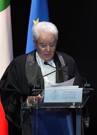 Mattarella, laurea honoris causa a Firenze: il discorso sui pericoli per il diritto internazionale