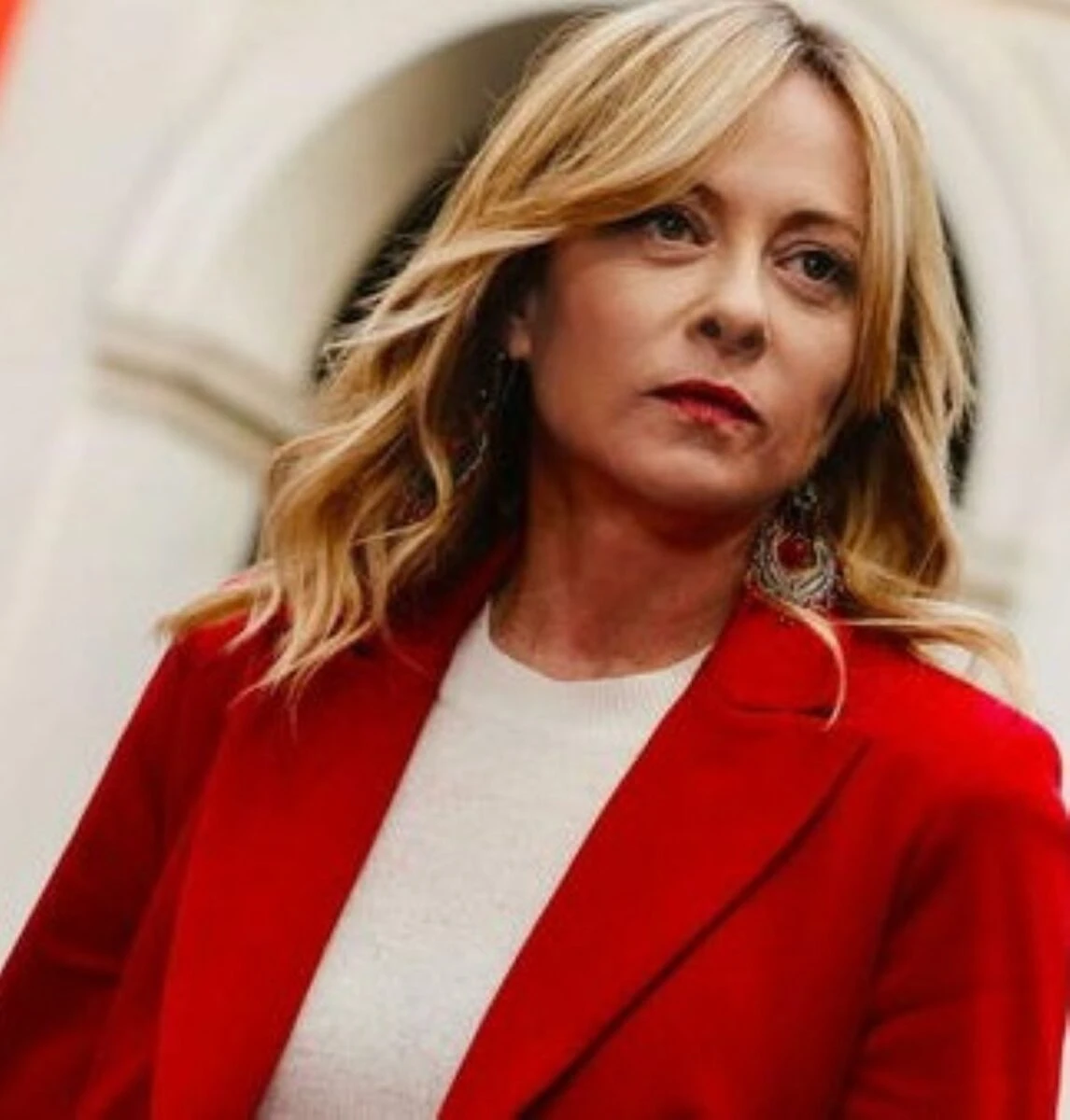 Immagine del vertice tra Meloni, Tajani e Salvini durante la fase di discussione