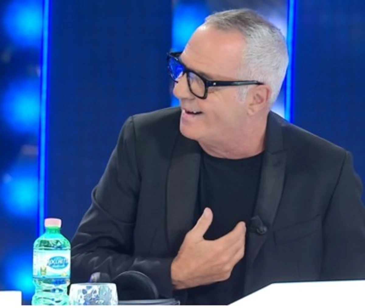 Panariello in un ritratto promozionale, simbolo del suo nuovo capitolo televisivo