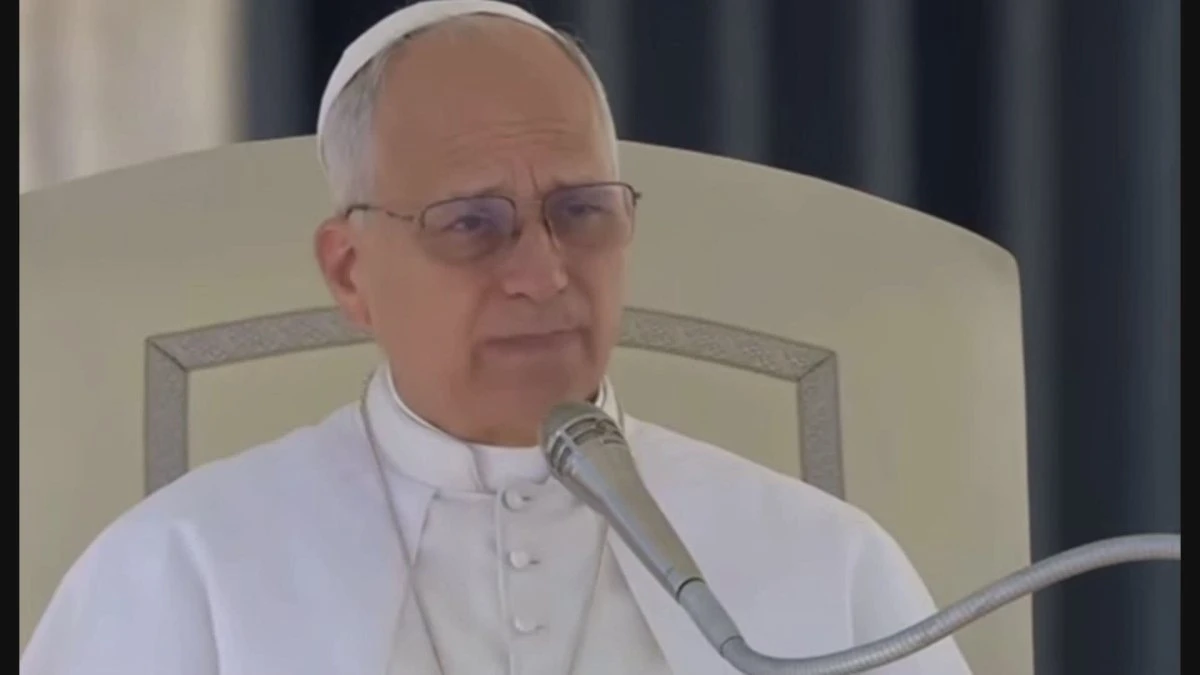 Papa Leone in Vaticano durante un momento ufficiale