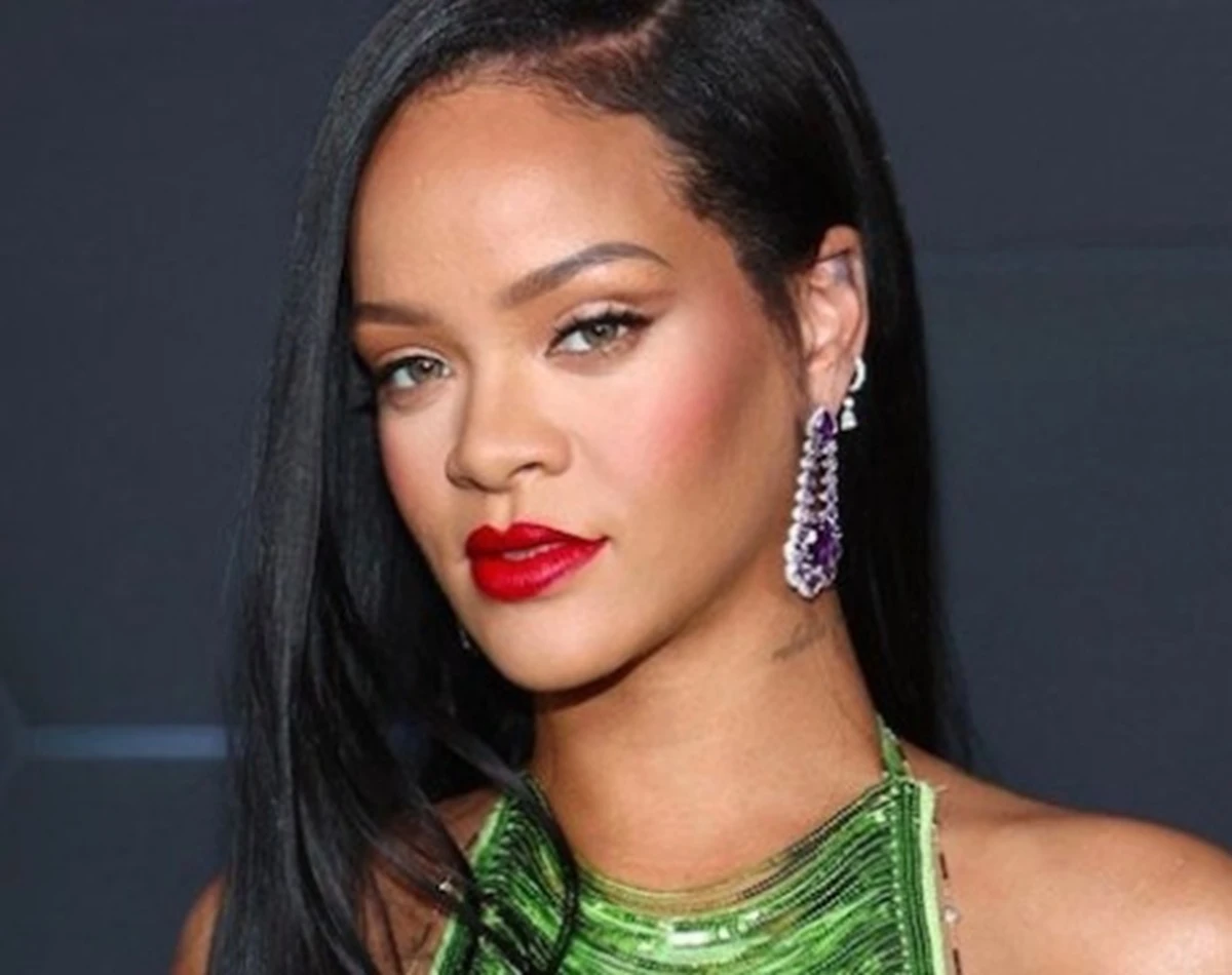 Rihanna: immagine della cantante citata nell’articolo