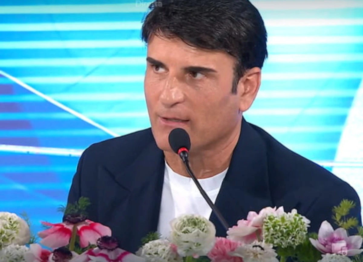 Sal Da Vinci in una foto dopo la vittoria al Festival di Sanremo 2026