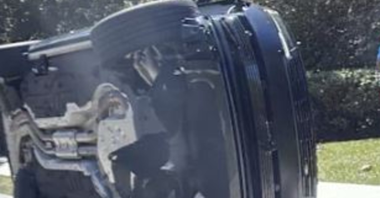  Tiger Woods si ribalta con il suv: arrestato per guida in stato di ebbrezza dopo l'incidente in Florida