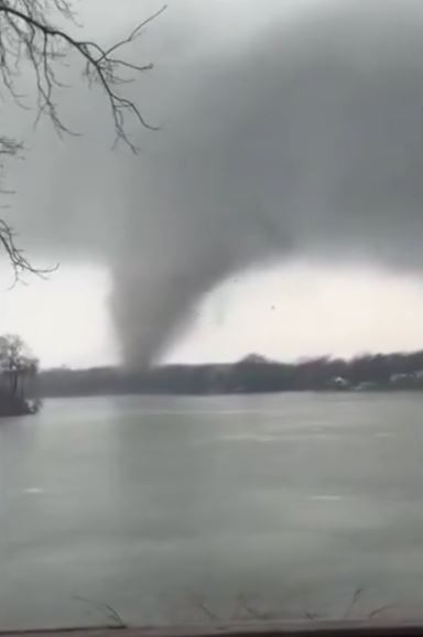 Tornado in Michigan, almeno 4 morti e 12 feriti: la situazione