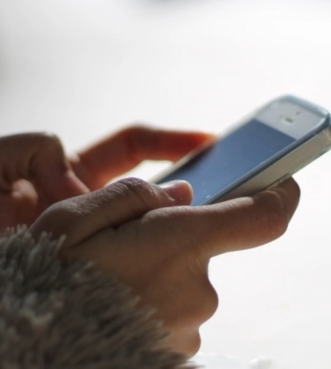 Esempio di truffa collegata a contatti telefonici: immagine illustrativa