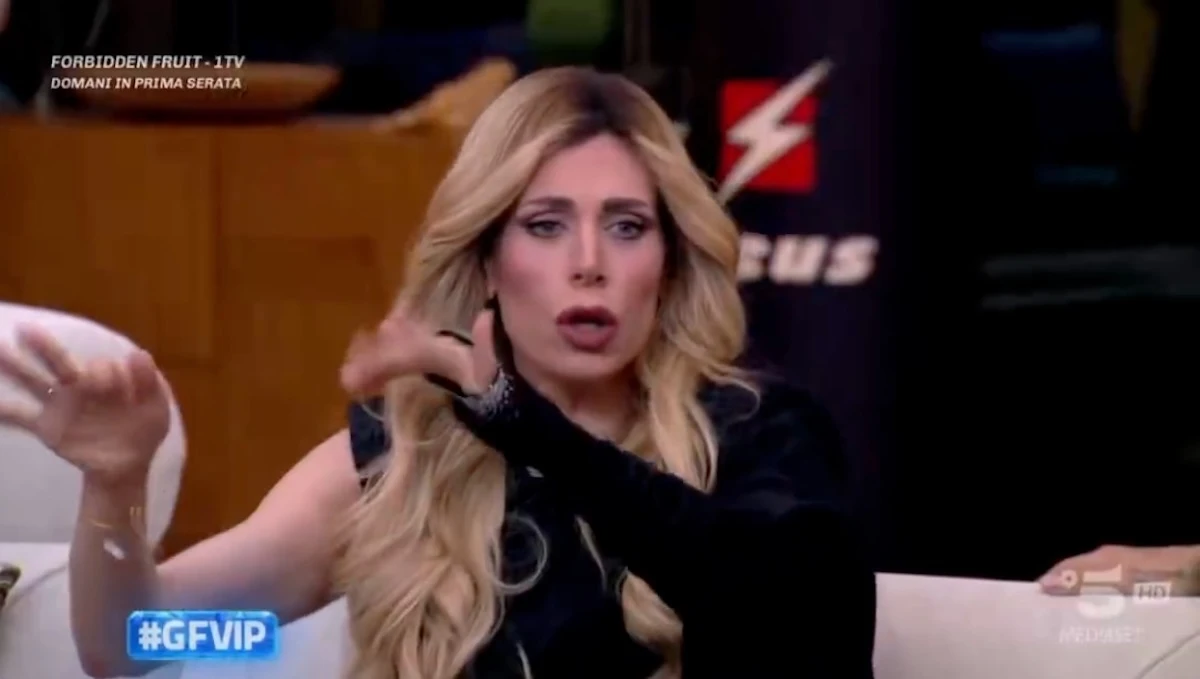 Grande Fratello Vip: Paola Caruso e i concorrenti durante le discussioni in Casa