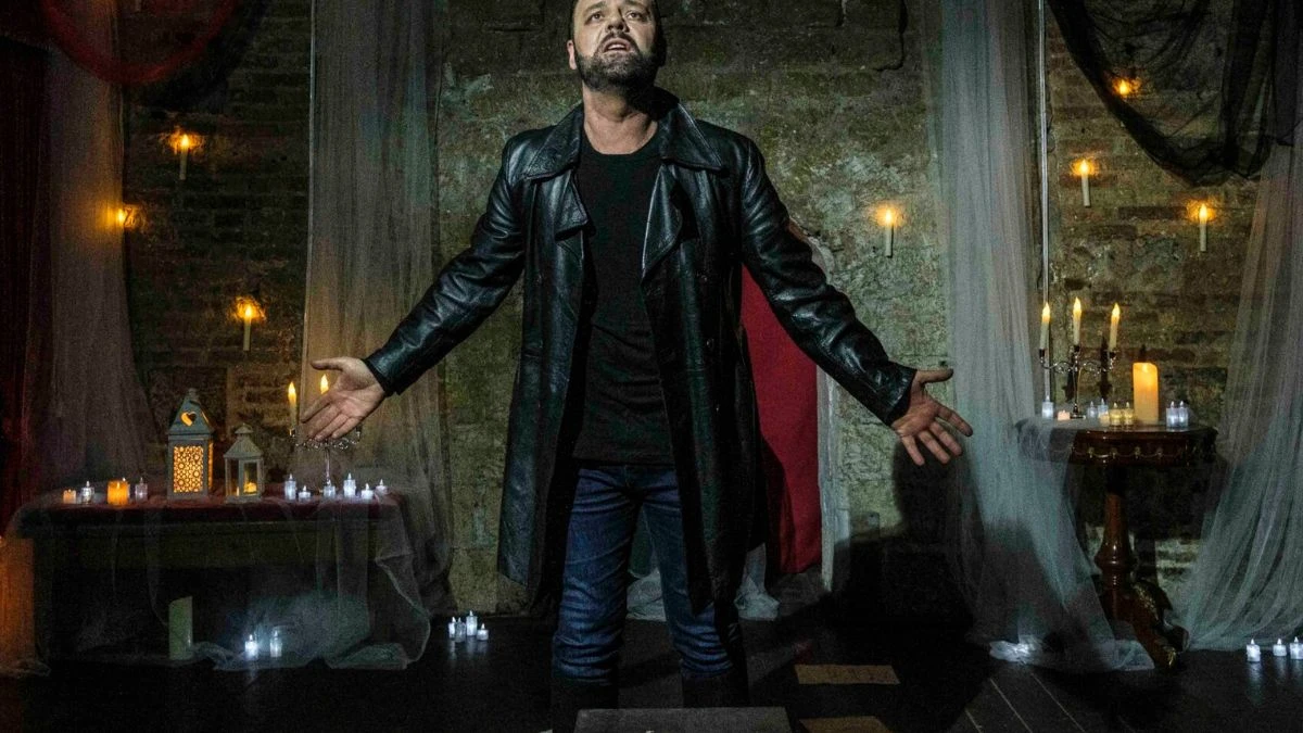 Lutto nel mondo dello spettacolo: teatro e città in silenzio