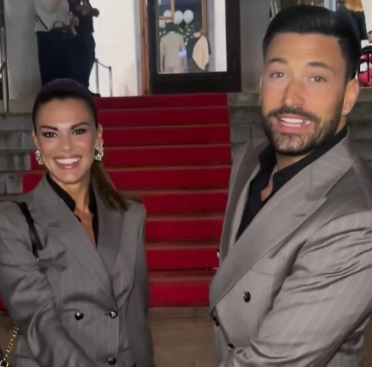 Giovanni Pernice e Bianca Guaccero in posa durante un evento