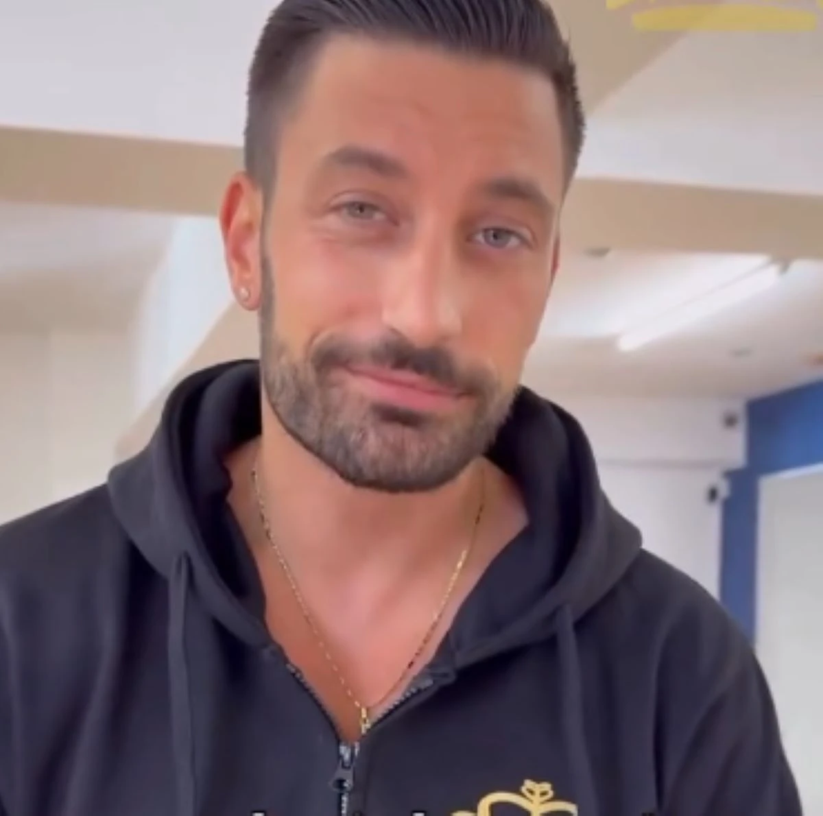 Giovanni Pernice ritratto in una foto promozionale