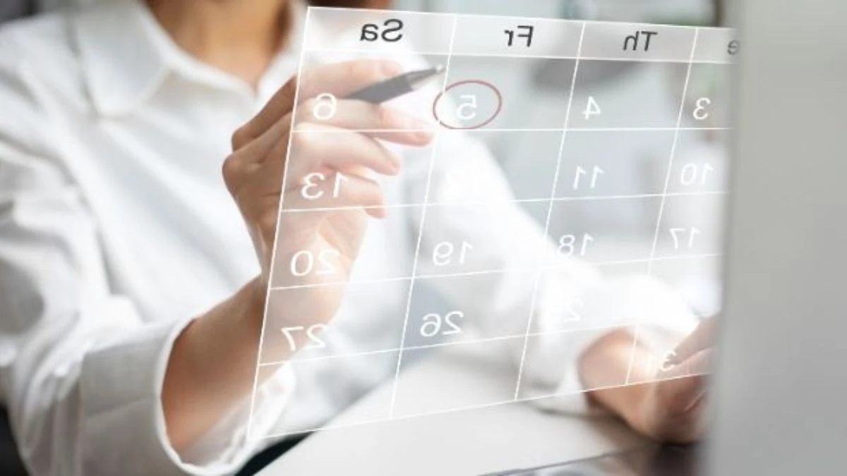 Discussione sulle festività nazionali e calendario con date evidenziate