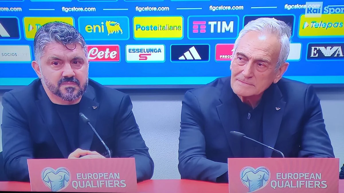 Tifosi e atmosfera allo stadio durante una partita della Nazionale