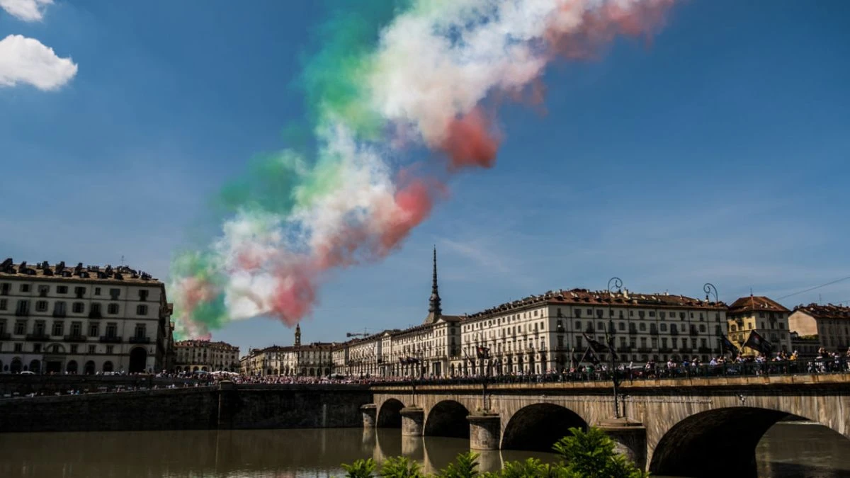 Calendario 2026 con evidenziate le principali festività in Italia