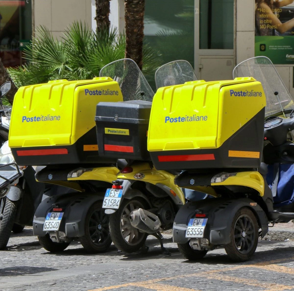 Servizi postali di Poste Italiane e sportelli