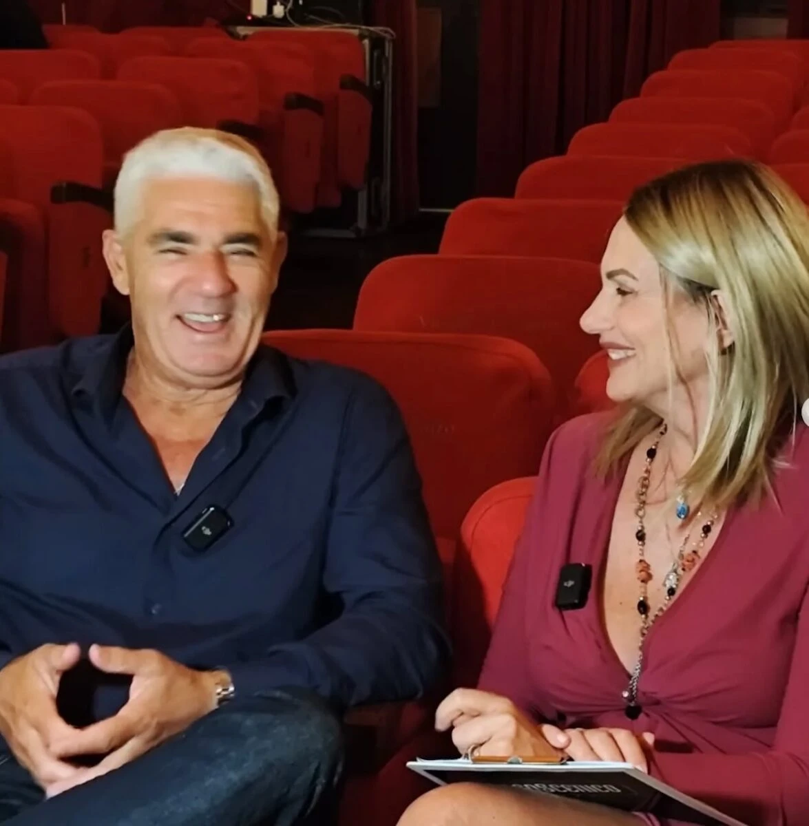 Lorenza Licenziati in uno scatto legato alla sua attività televisiva