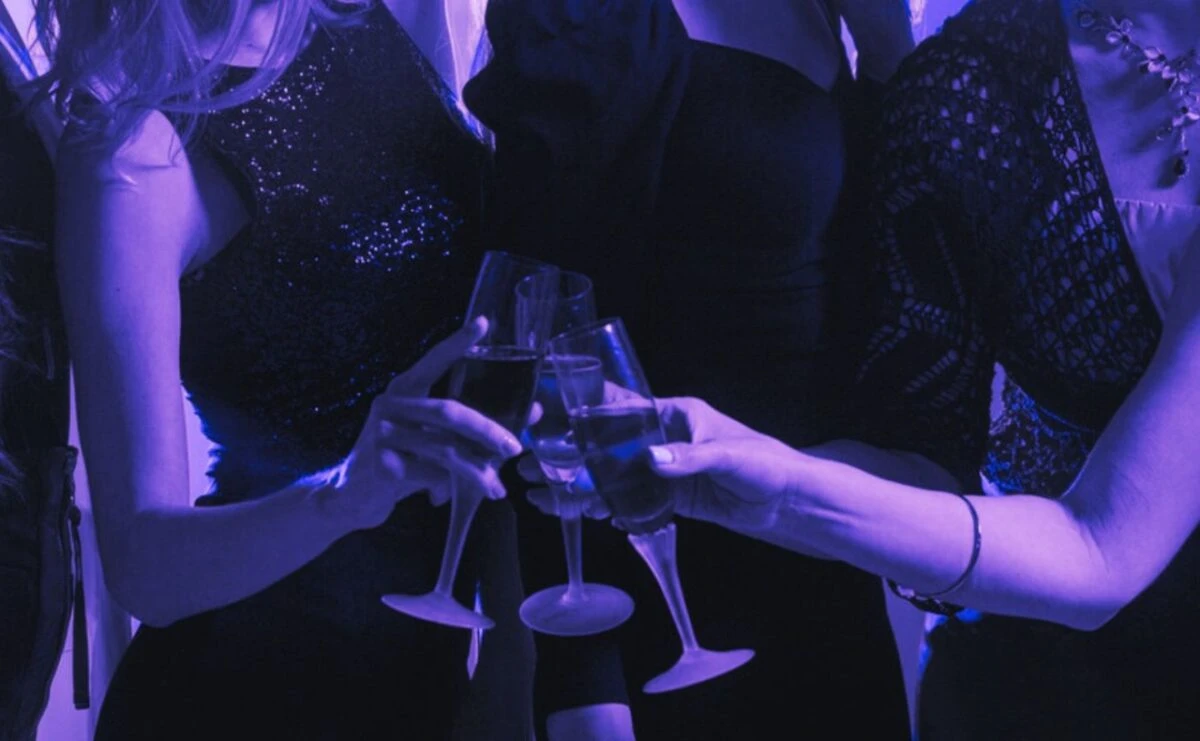 Feste e incontri a pagamento: immagine collegata all’inchiesta