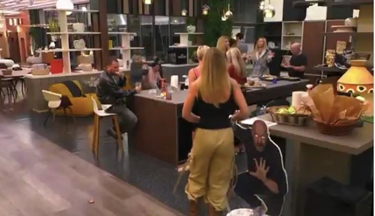 Grande Fratello Vip: Antonella Elia e Marco Berry durante un momento di tensione