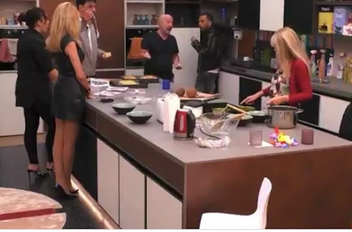 Casa del Grande Fratello Vip: immagine dei concorrenti durante la puntata