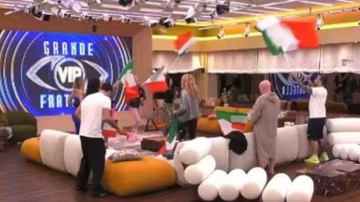 Grande Fratello Vip, la reazione all’Italia fuori dai Mondiali: scoppia il caos, gieffini amareggiati (VIDEO)