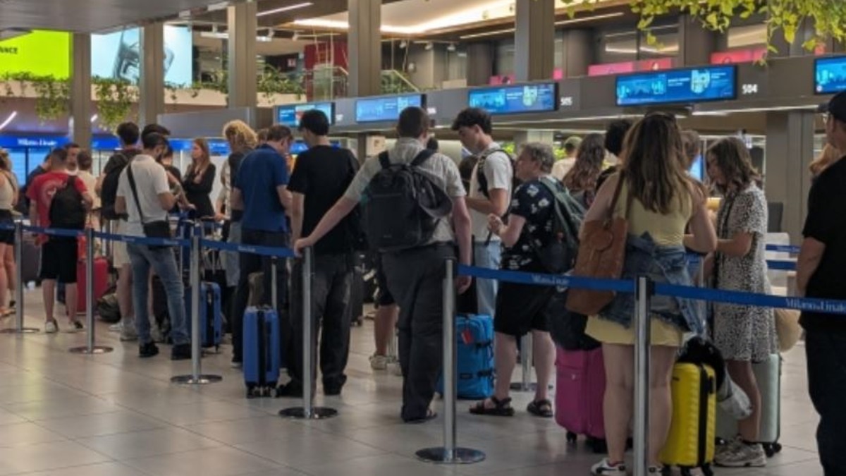 dramma all8217aeroporto in italia malori e passeggeri svenuti cos8217232 successo da Tvzap.it dramma all8217aeroporto in italia malori e passeggeri svenuti cos8217232 successo