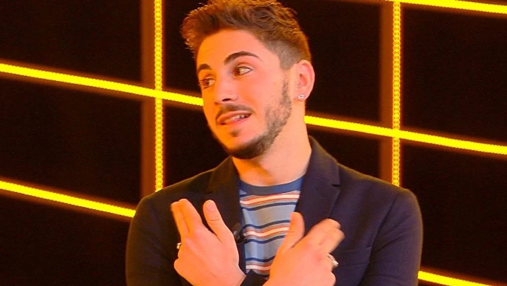 Nicolò Scalfi in un'immagine legata a precedenti apparizioni televisive