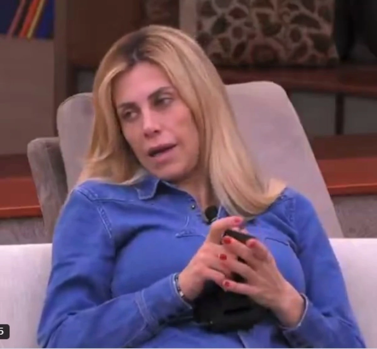 Paola Caruso nella Casa del Grande Fratello Vip durante il caso igiene