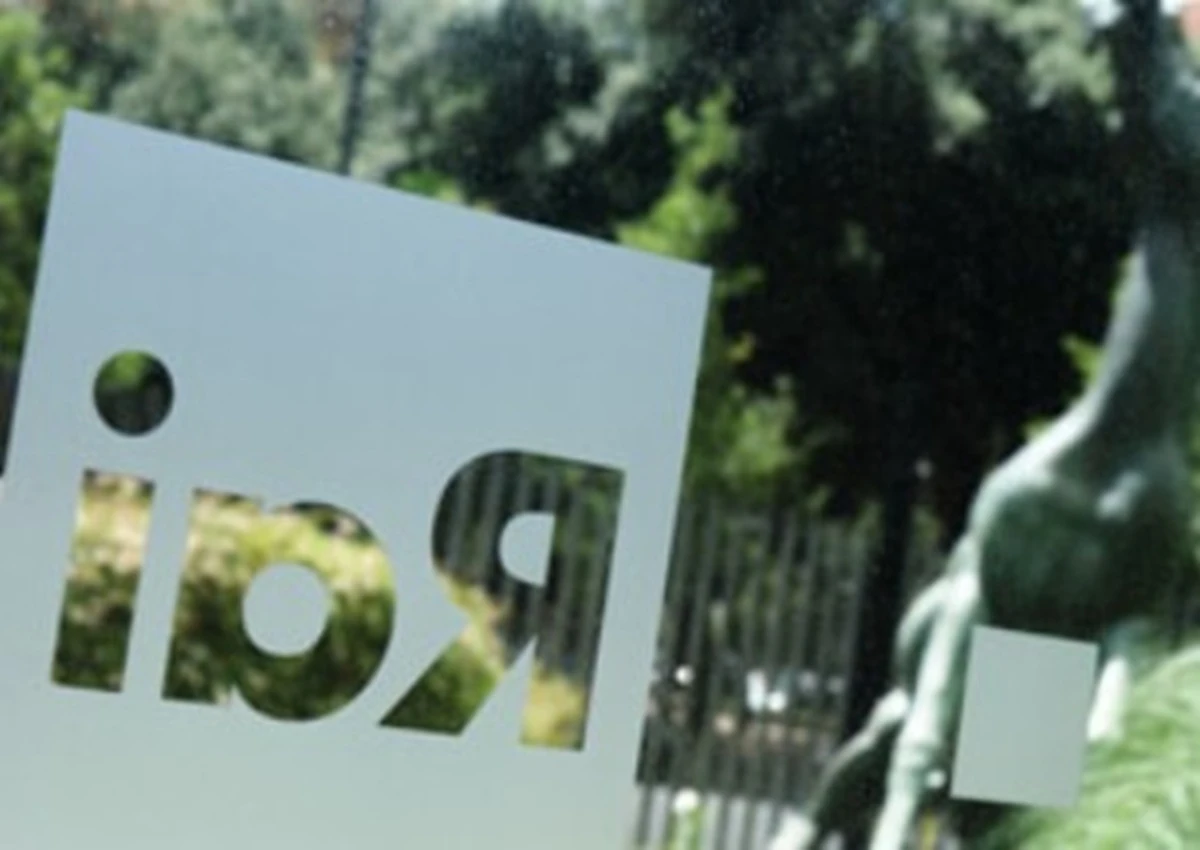 Logo Rai su sfondo televisivo