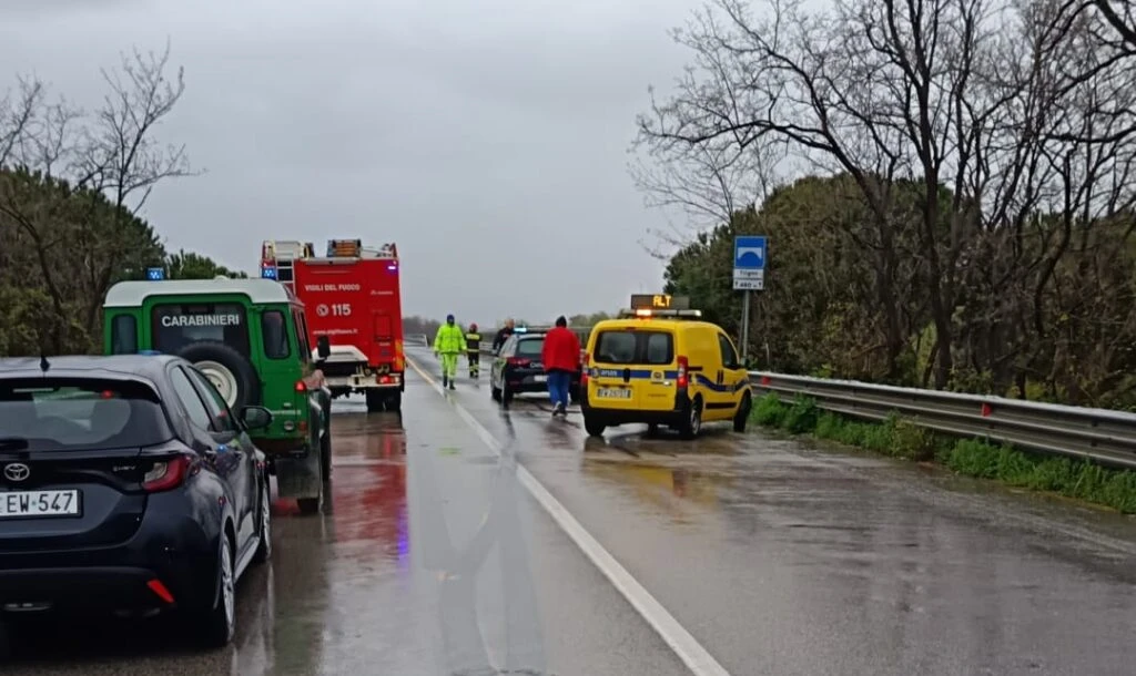 Traffico e disagi sulla Statale 16 Adriatica dopo il crollo del ponte sul Trigno