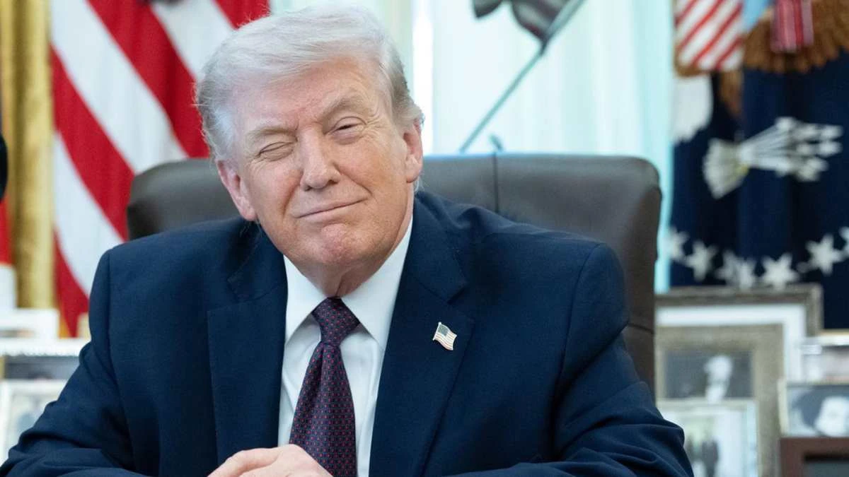 Donald Trump al centro di critiche da influencer dell’area Maga