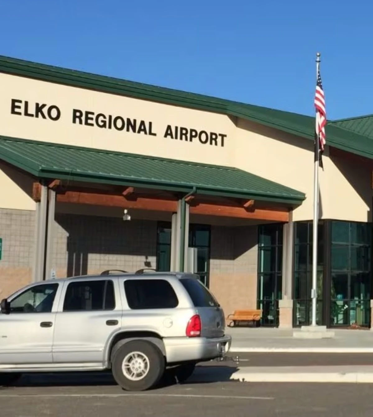 Aeroporto in Nevada, tragedia: padre uccide figlio di 11 anni e si suicida