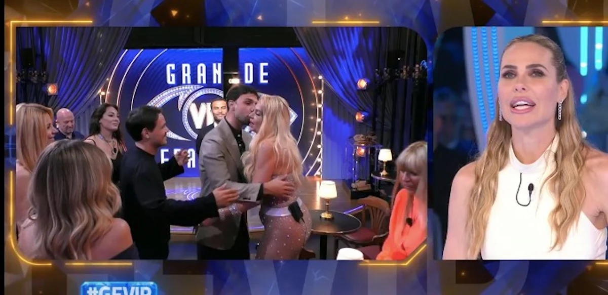 Ilary Blasi e Valeria Marini durante il confronto in puntata