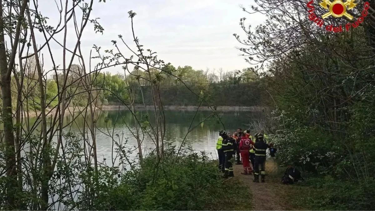 auto finisce in un laghetto trovato corpo di un uomo poi lo shock non era solo da Tvzap.it auto finisce in un laghetto trovato corpo di un uomo poi lo shock non era solo