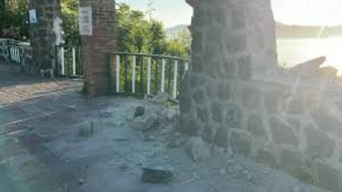 terremoto in italia bloccati in casa dopo la scossa polizia costretta a intervenire video da Tvzap.it terremoto in italia bloccati in casa dopo la scossa polizia costretta a intervenire video