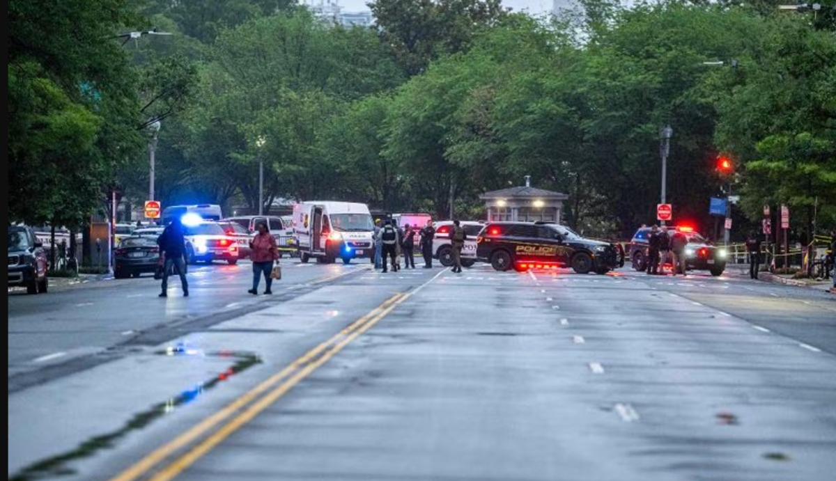 spari davanti alla casa bianca morto l8217attentatore aveva 21 anni e minacciava trump sui social da Tvzap.it spari davanti alla casa bianca morto l8217attentatore aveva 21 anni e minacciava trump sui social