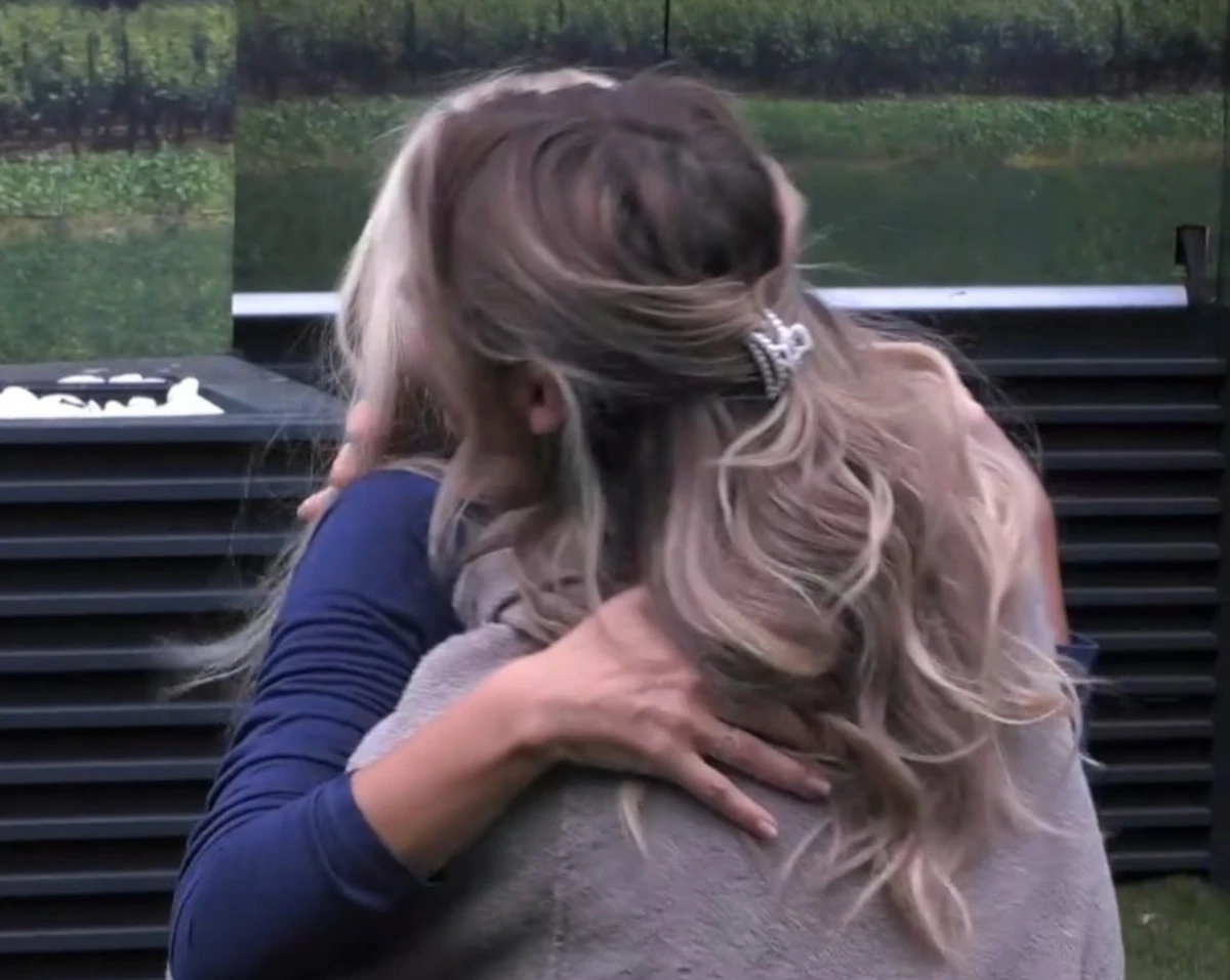 Grande Fratello Vip, Alessandra Mussolini in casa durante la giornata