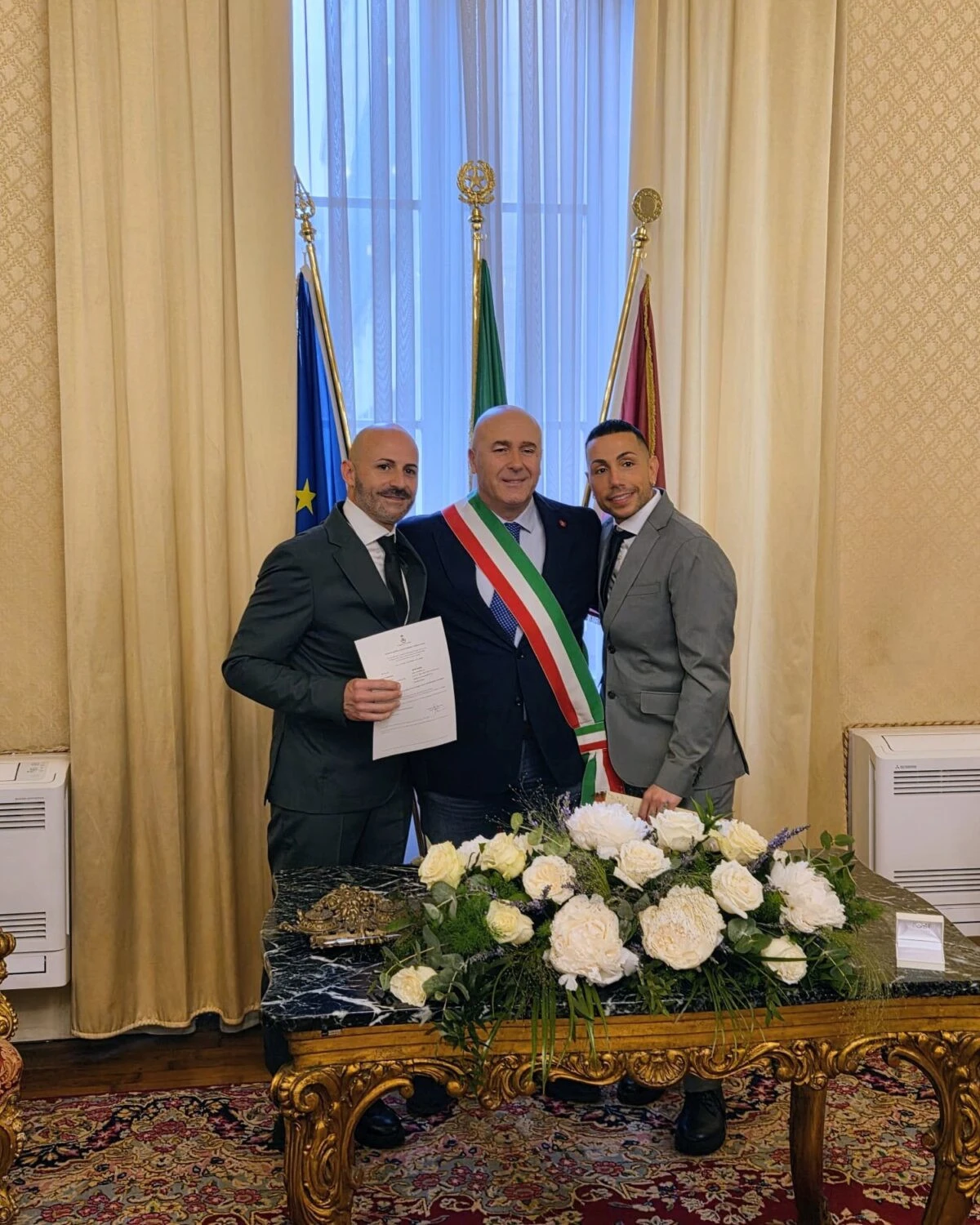 Dettaglio della cerimonia di unione civile di Manuel Aspidi