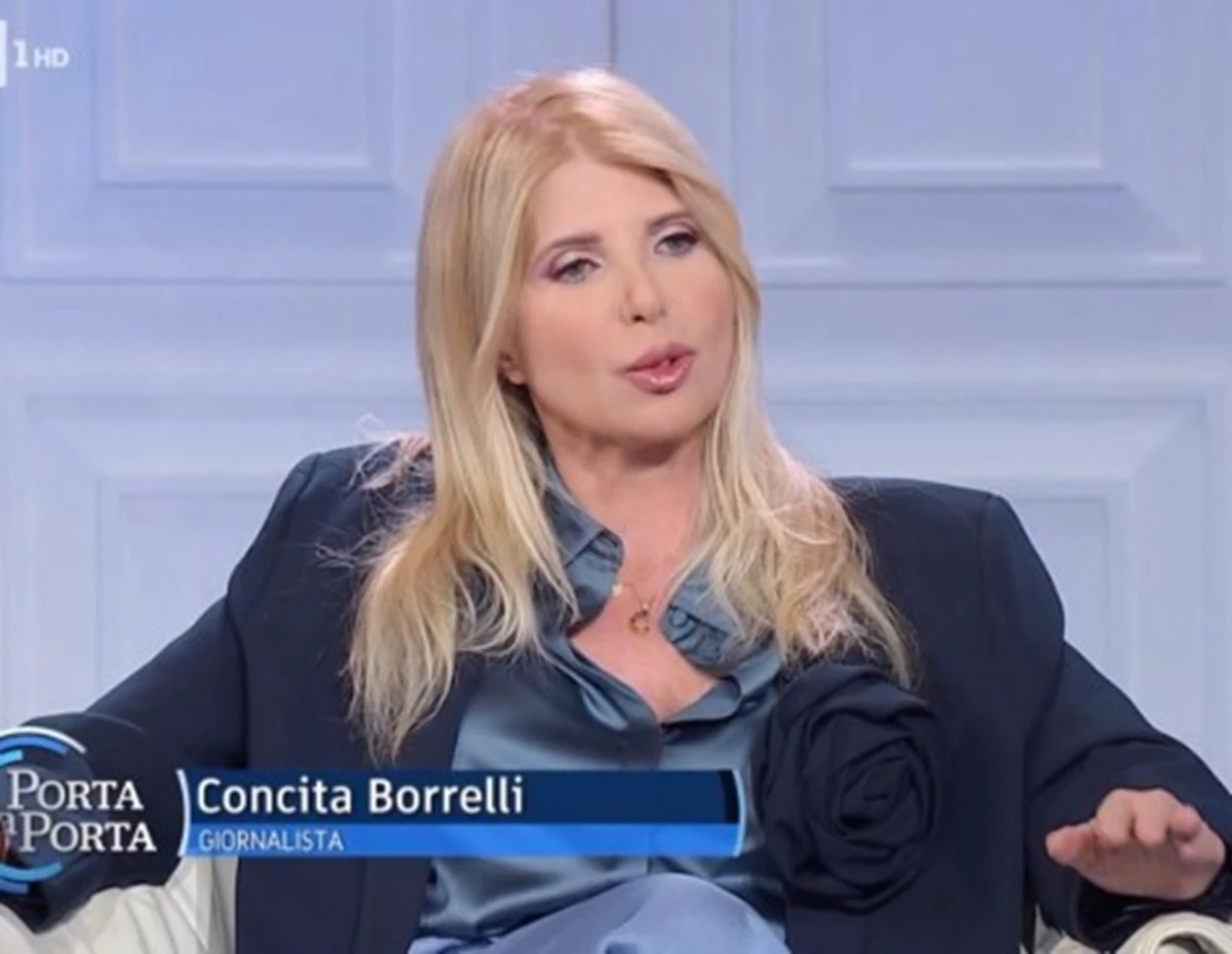 Primo piano di Concita Borrelli durante la trasmissione