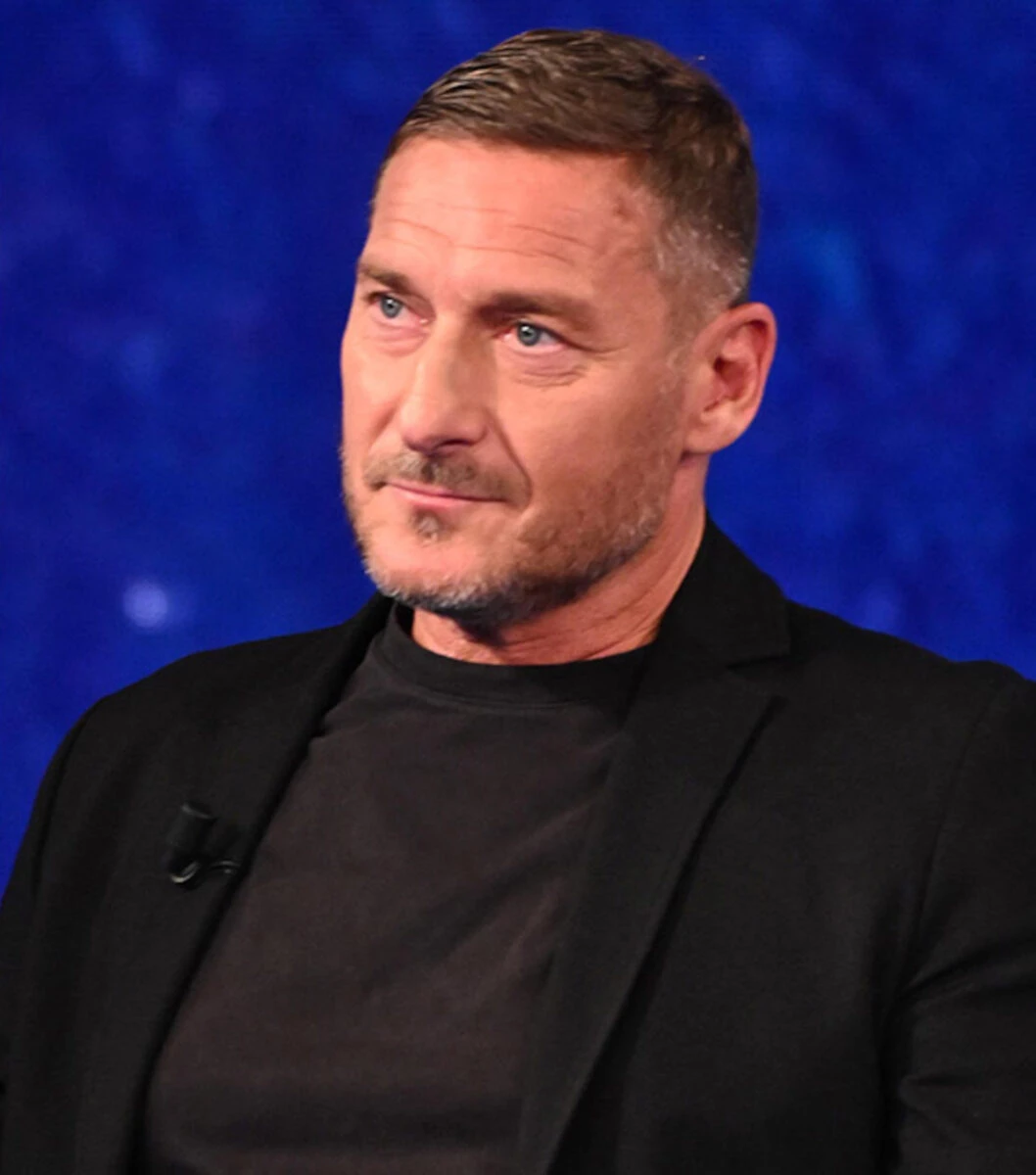 Francesco Totti all’esterno del tribunale di Roma durante l’udienza di divorzio