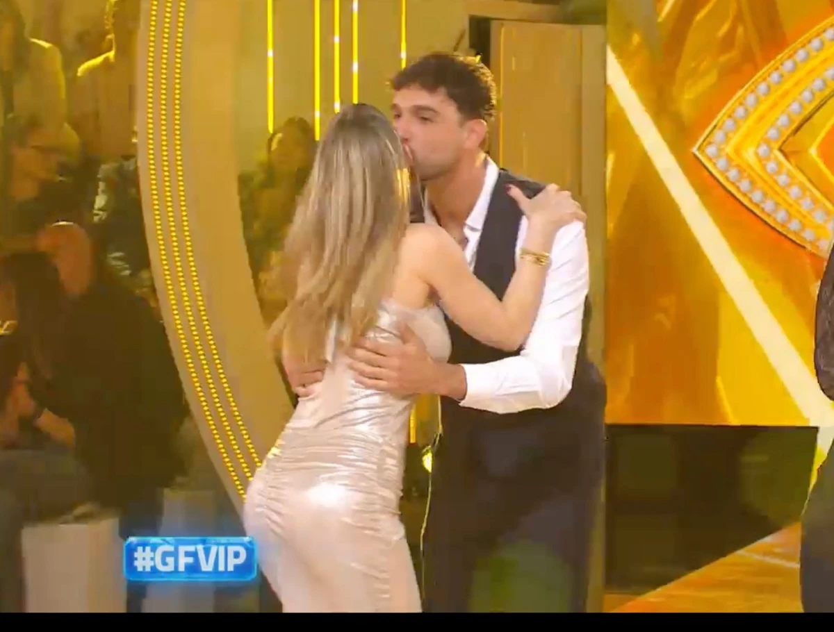 Raimondo Todaro durante la puntata del Grande Fratello Vip