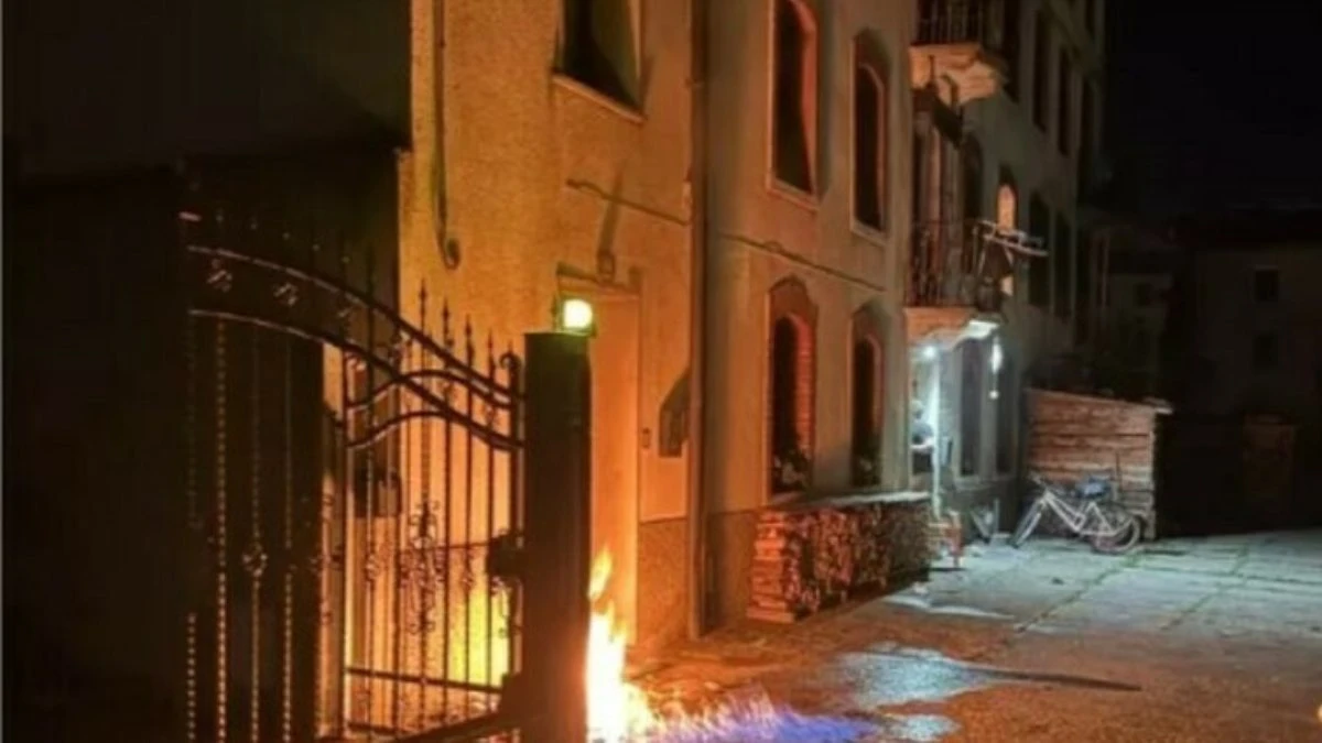 attentato contro il giornalista italiano lanciate molotov contro la sua casa da Tvzap.it attentato contro il giornalista italiano lanciate molotov contro la sua casa