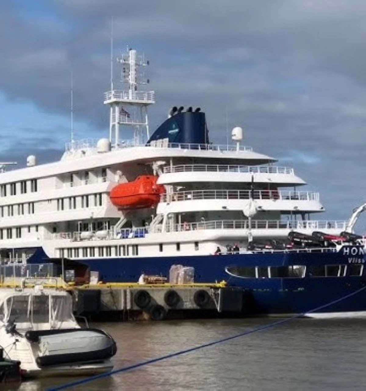 Emergenza sanitaria su nave da crociera: indagini su sindrome respiratoria acuta e hantavirus