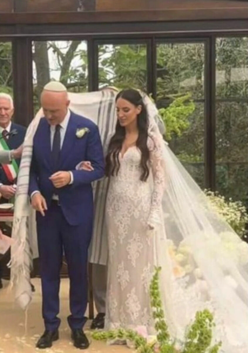 Immagini del matrimonio di Rudy Zerbi: scatto della cerimonia riservata