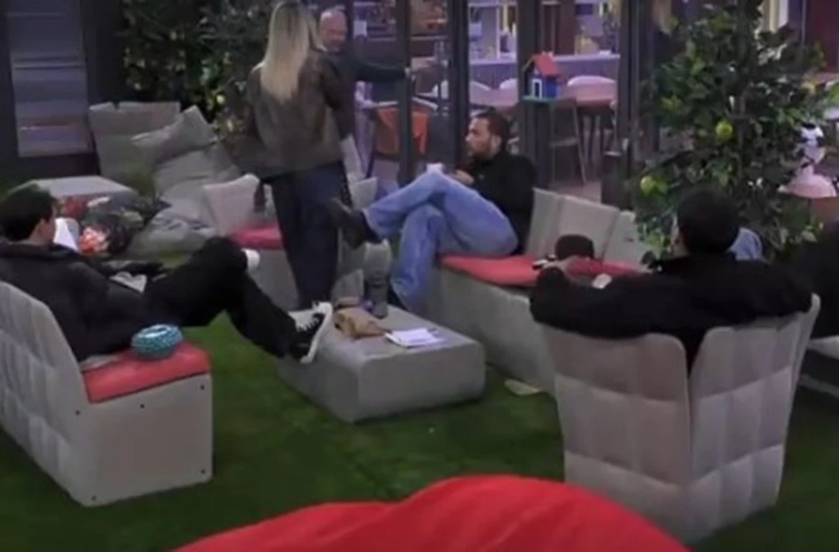 Raimondo Todaro al Grande Fratello Vip durante una discussione in giardino