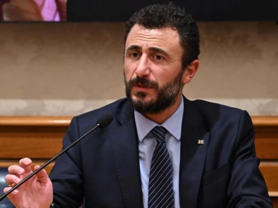 Suv Mercedes fuori strada recuperato dai soccorsi