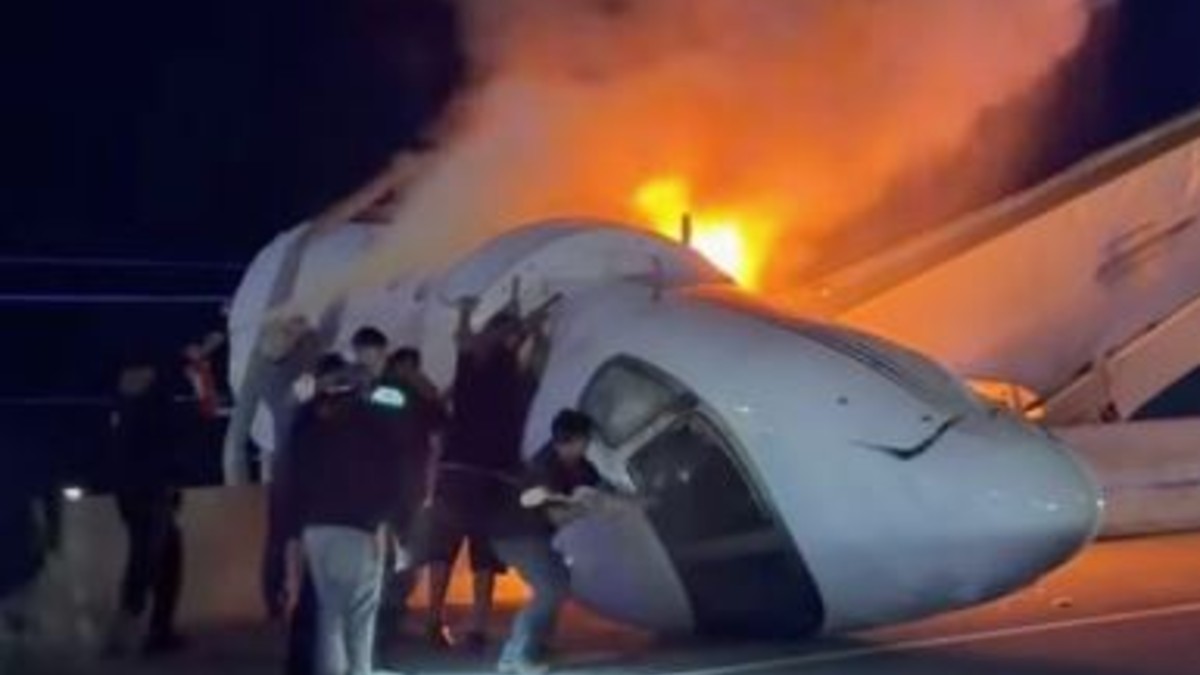 aereo precipita sulla strada video drammatico da Tvzap.it aereo precipita sulla strada video drammatico