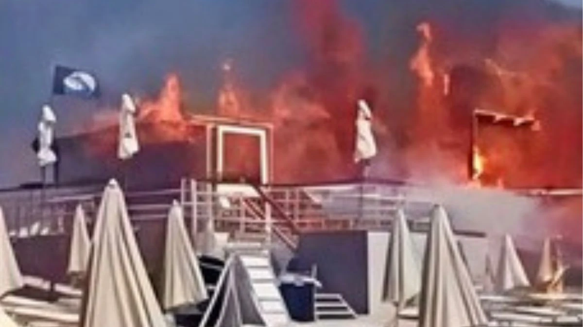 c8217232 balotelli l236 orrore in spiaggia incendio devastante coinvolto il calciatore da Tvzap.it c8217232 balotelli l236 orrore in spiaggia incendio devastante coinvolto il calciatore