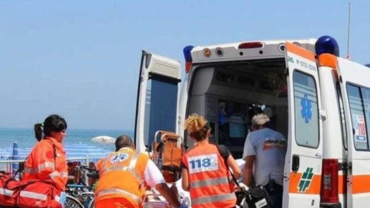 Spiaggia di Furbara, area Scoglietti: intervento dei soccorsi dopo un malore in mare