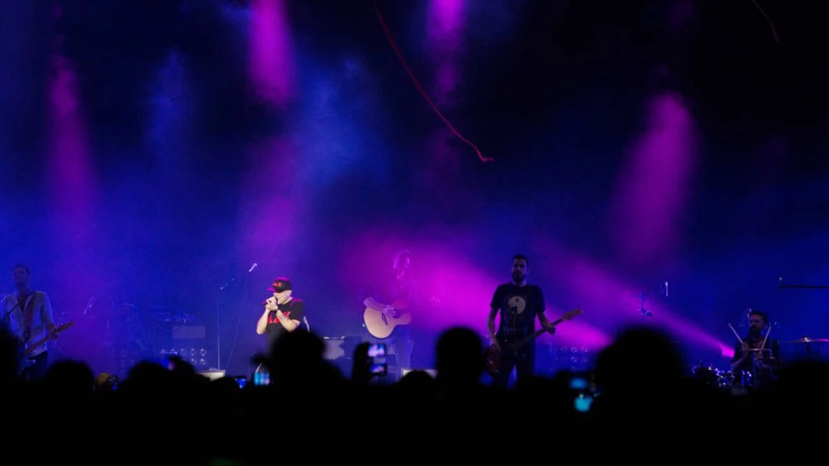 Autobus Tper in via Andrea Costa a Bologna, area interessata dall’incidente dopo il concerto